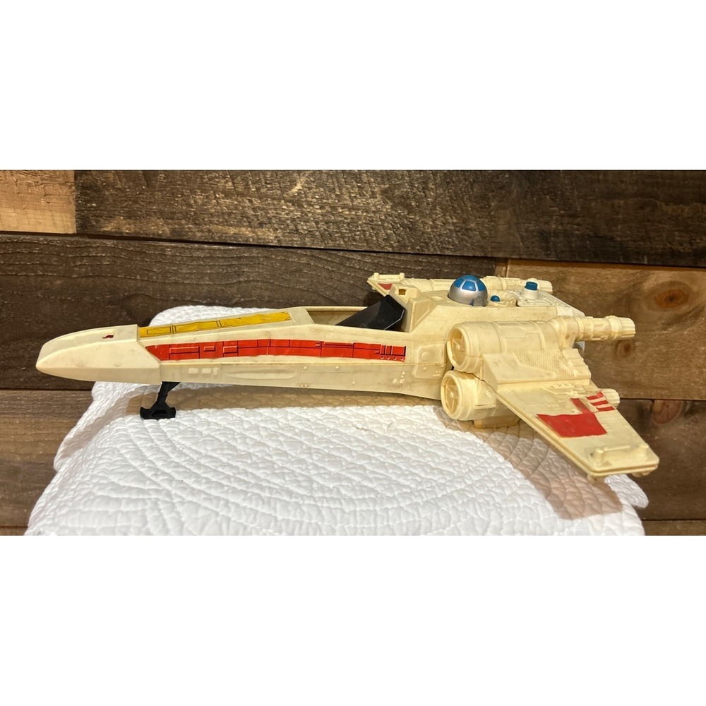 Vintage 1978 Kenner Star Wars Plastic X Wing Fighter